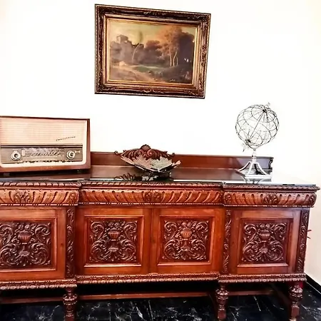 Sarakin's Mansion Luxury Retreat Apartment