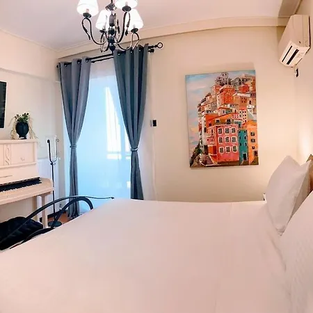 Sarakin's Mansion Luxury Retreat *