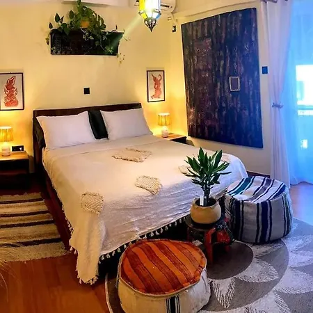 Sarakin's Mansion Luxury Retreat Apartment