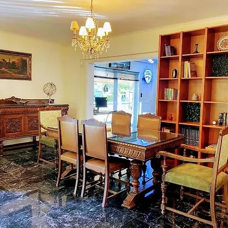 Sarakin's Mansion Luxury Retreat Apartment *