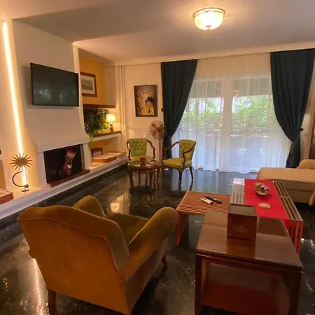Sarakin's Mansion Luxury Retreat *
