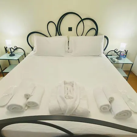 Sarakin's Mansion Luxury Retreat Athens