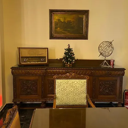Sarakin's Mansion Luxury Retreat