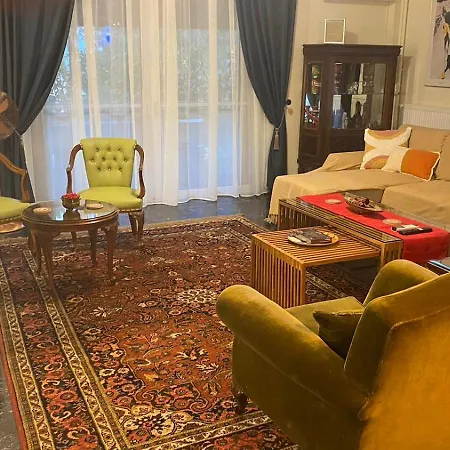 Sarakin's Mansion Luxury Retreat